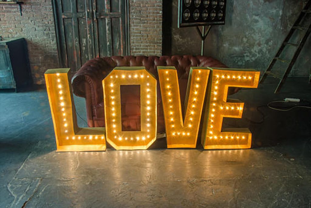 GIANT WEDDING LETTER HIRE LOVE